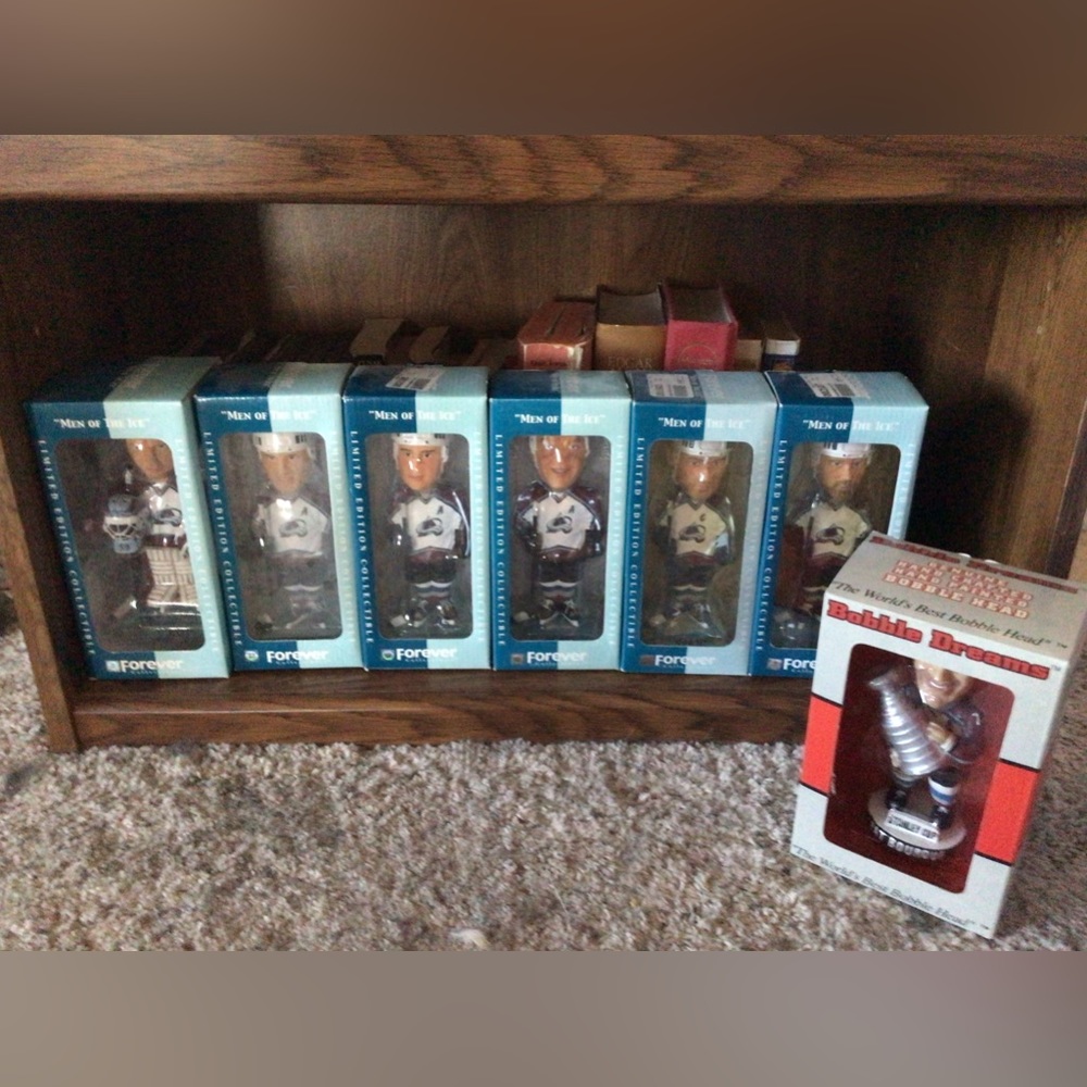 Avalanche men on ice Bobbleheads